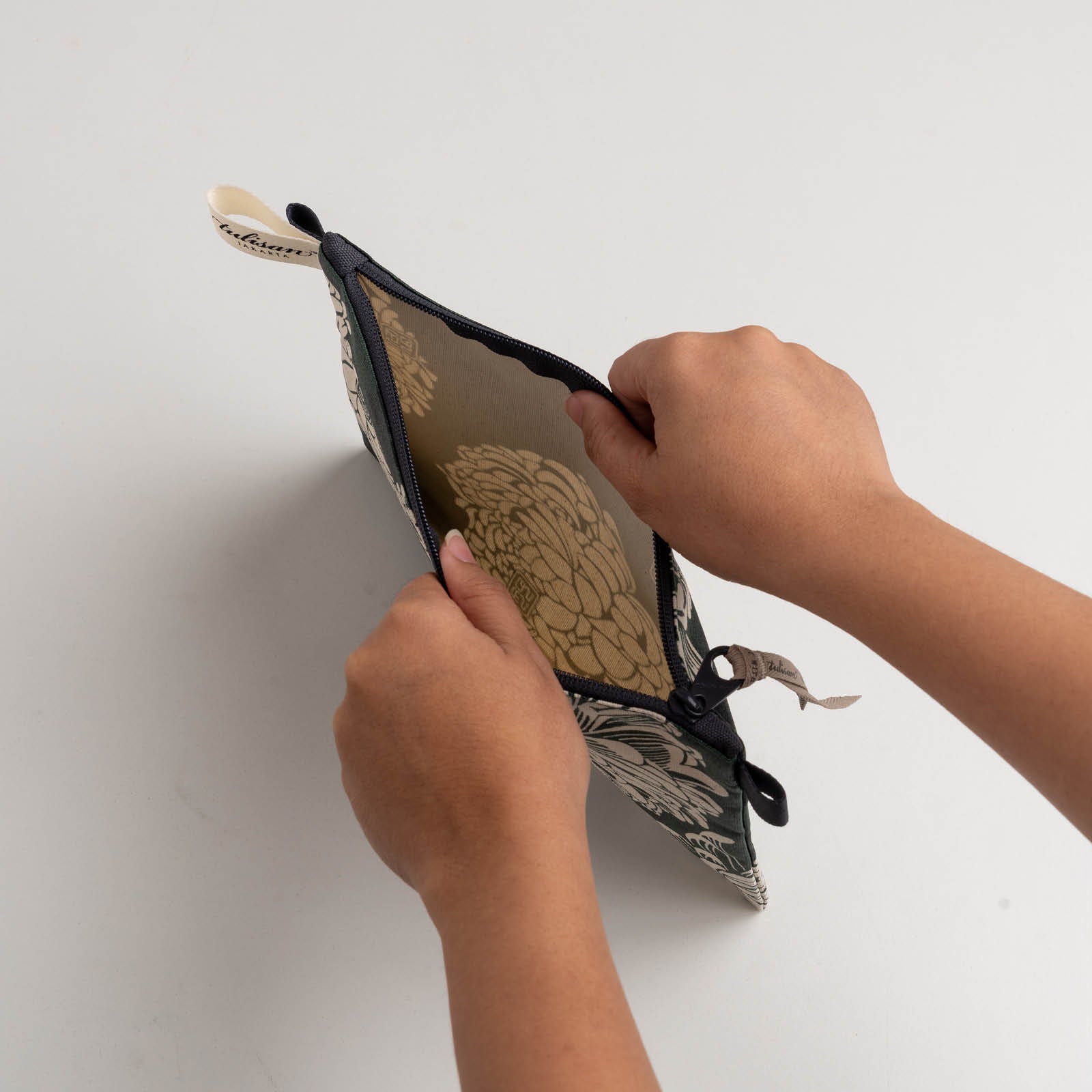 Seruni - Medium Pouch