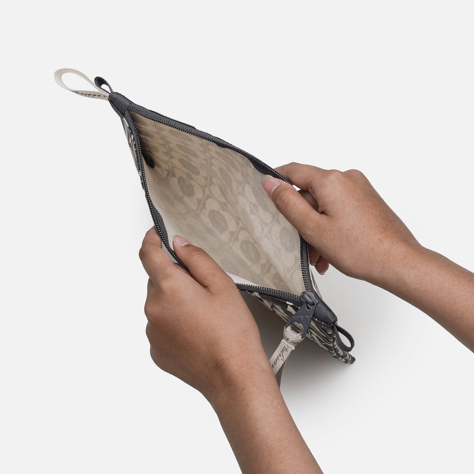 Bungaku - Medium Pouch
