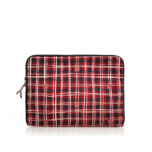 Large Proteger Pouch { X4 } - hover