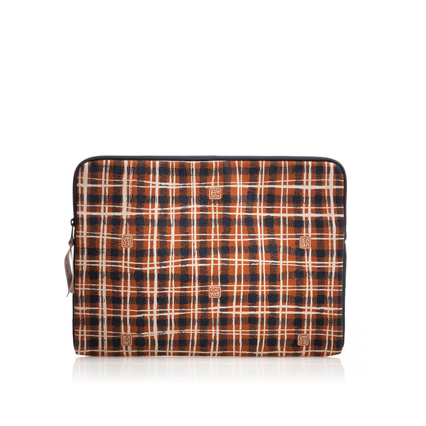 Large Proteger Pouch { X4 } - hover