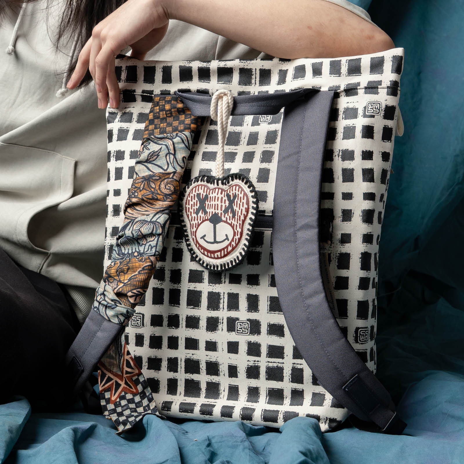 Postmo Kotak - Pedestrian Bag