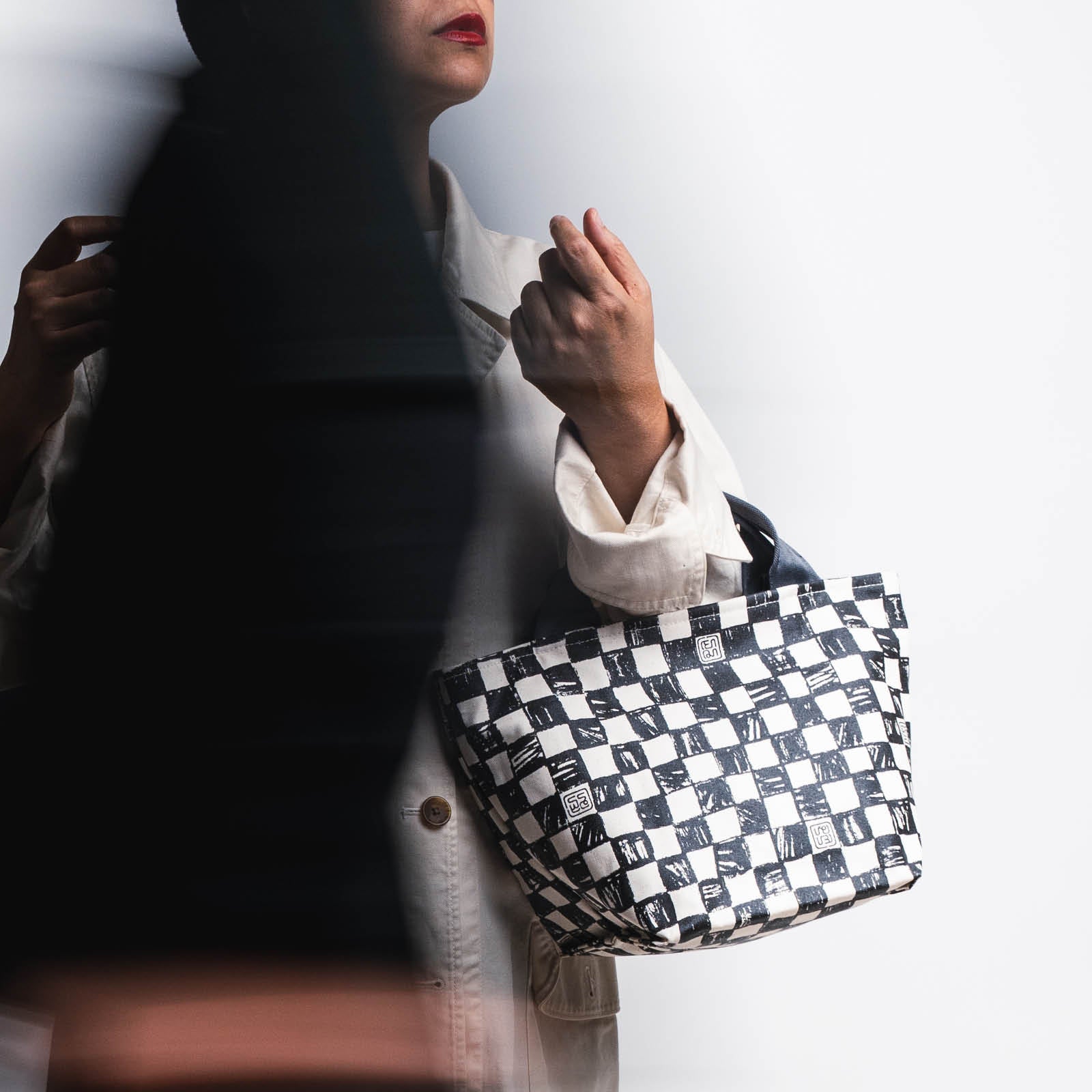 Catur - Cosmopolitan Tote