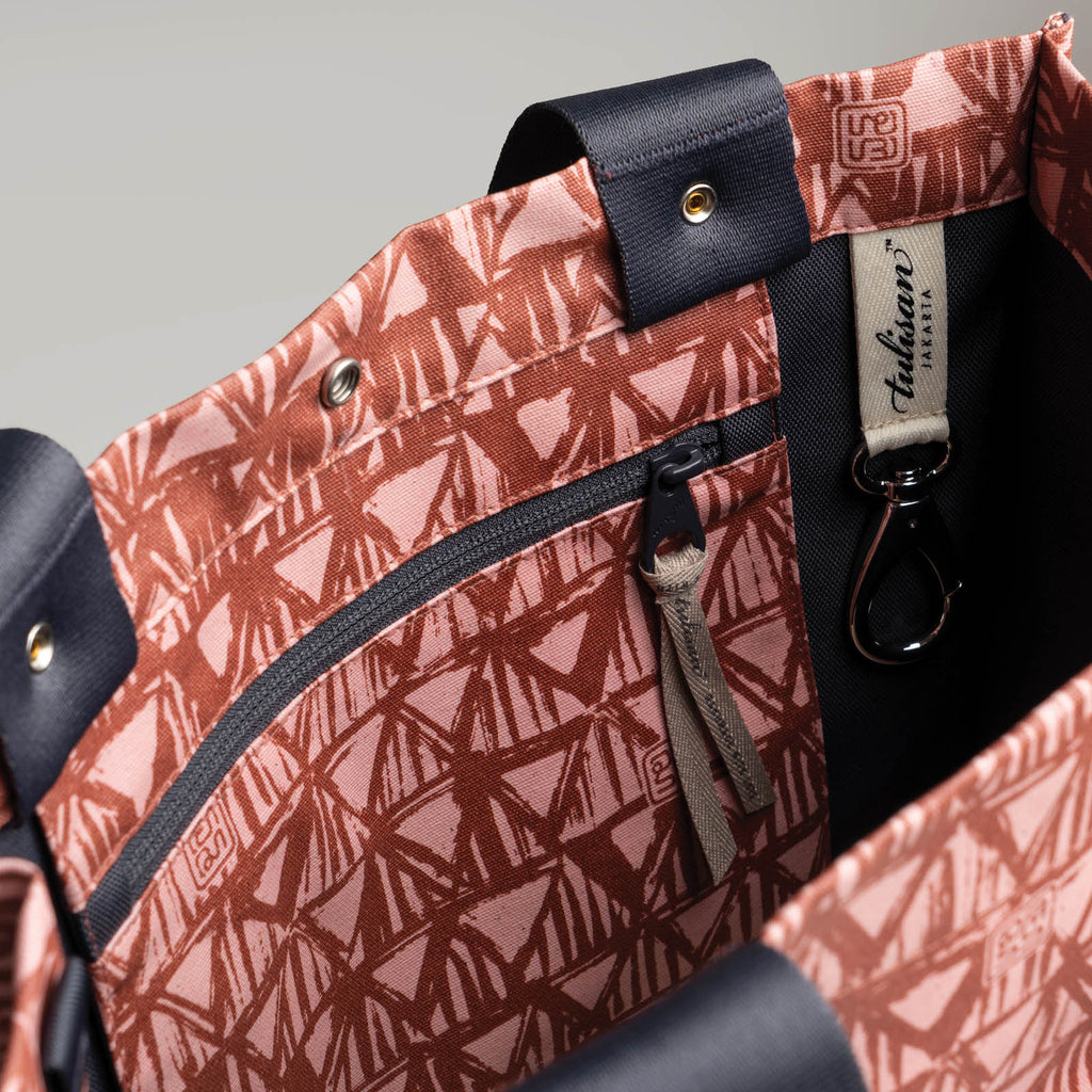 Curator Tote { X5 }