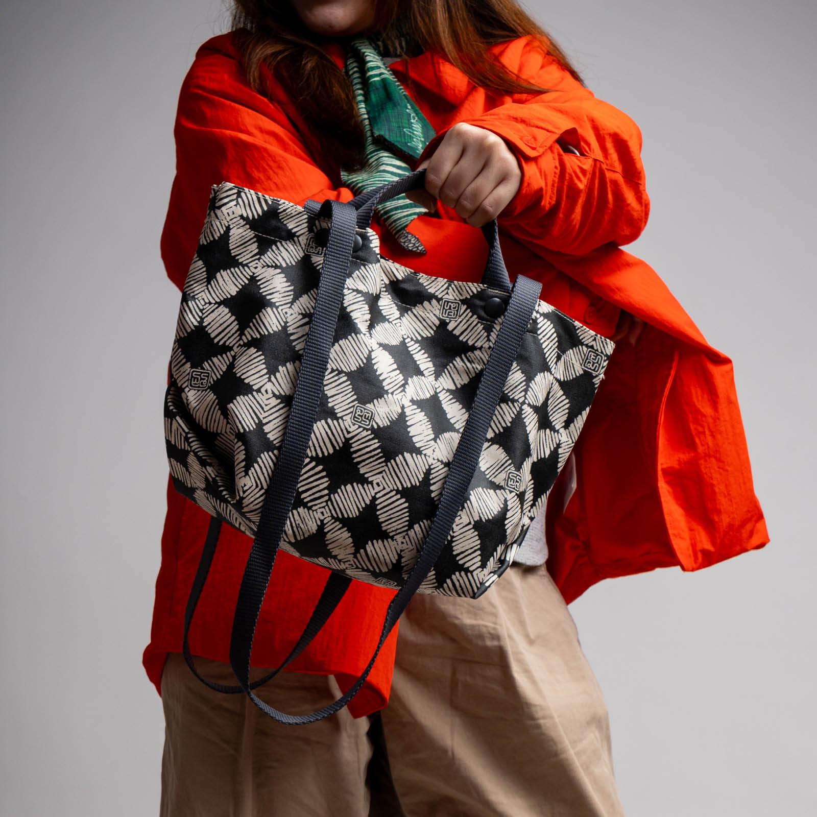 Postmo Kawung - Hobbit Tote