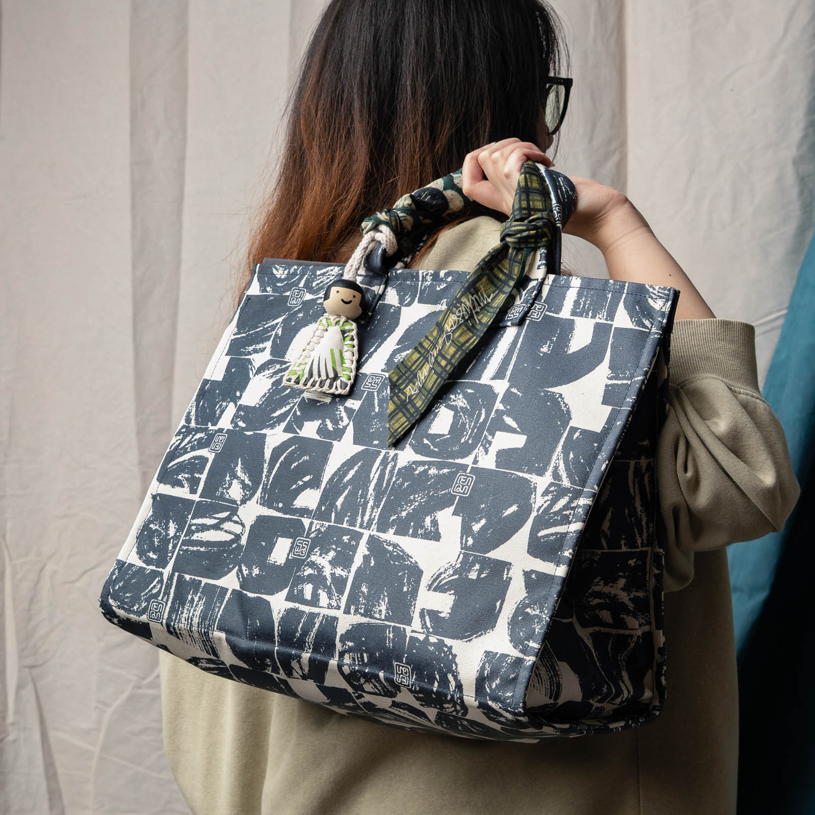 Postmo Blok - Sartorialist Tote