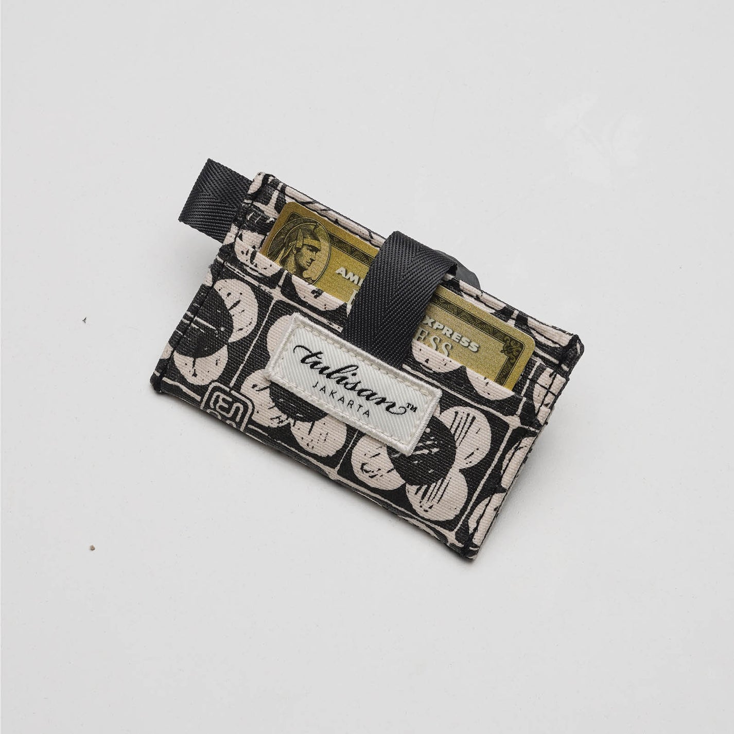 Card Holder { X5 }