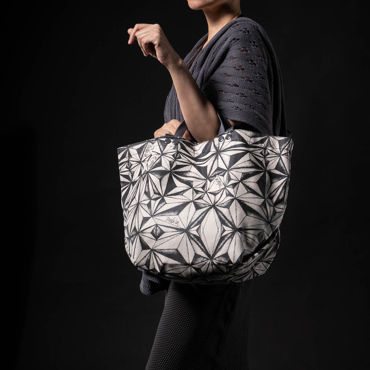 Hobo Tote { X }